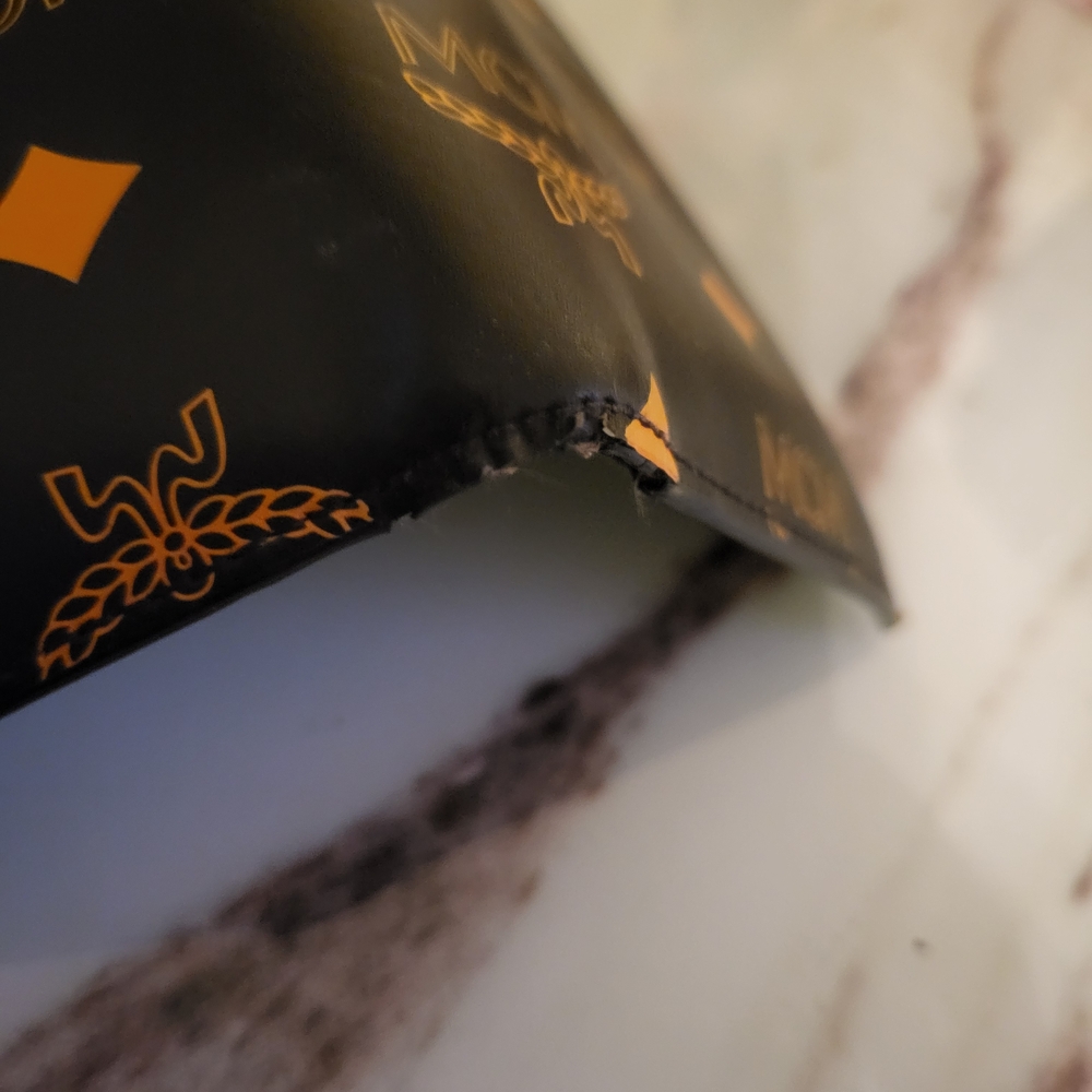 MCM Black and Gold Wallet With Box Unisex - Picture 6 of 12